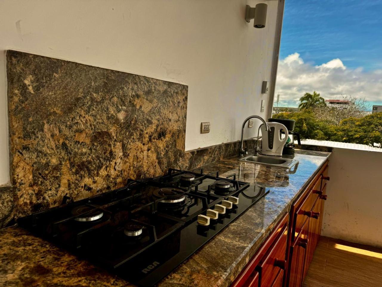 Hostal Muyuyo ปูแอร์โตอาโยรา ภายนอก รูปภาพ