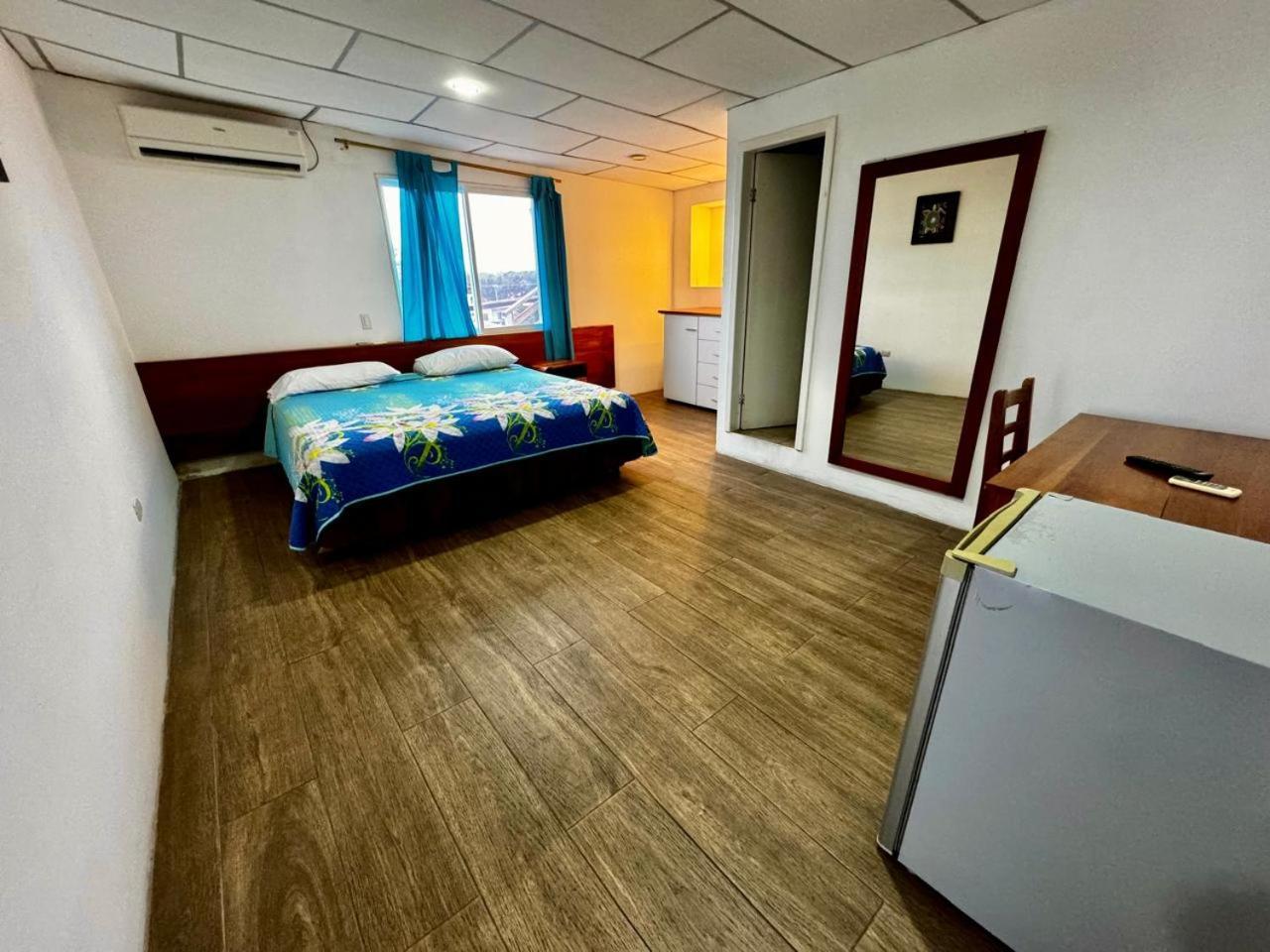 Hostal Muyuyo ปูแอร์โตอาโยรา ภายนอก รูปภาพ
