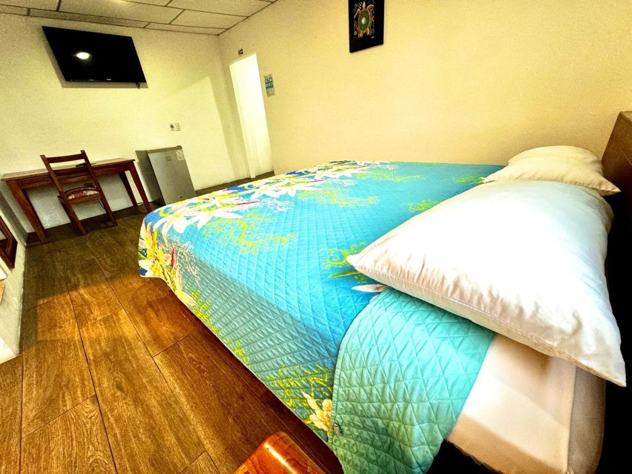 Hostal Muyuyo ปูแอร์โตอาโยรา ภายนอก รูปภาพ