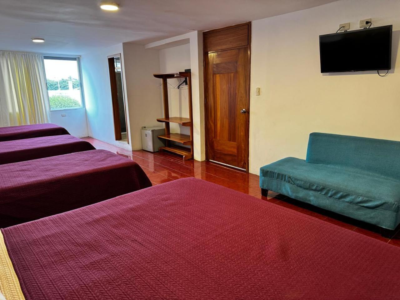 Hostal Muyuyo ปูแอร์โตอาโยรา ภายนอก รูปภาพ