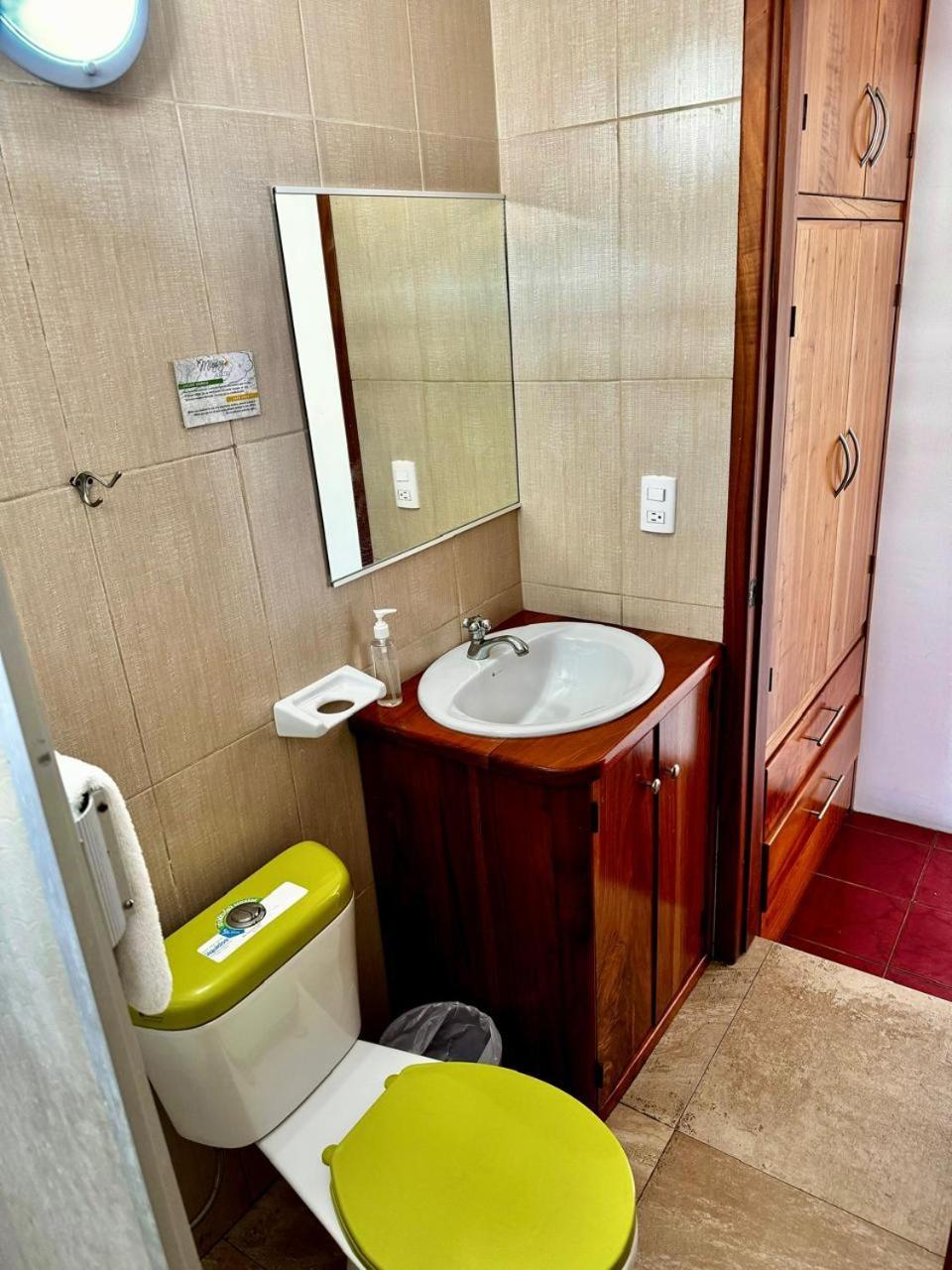 Hostal Muyuyo ปูแอร์โตอาโยรา ภายนอก รูปภาพ