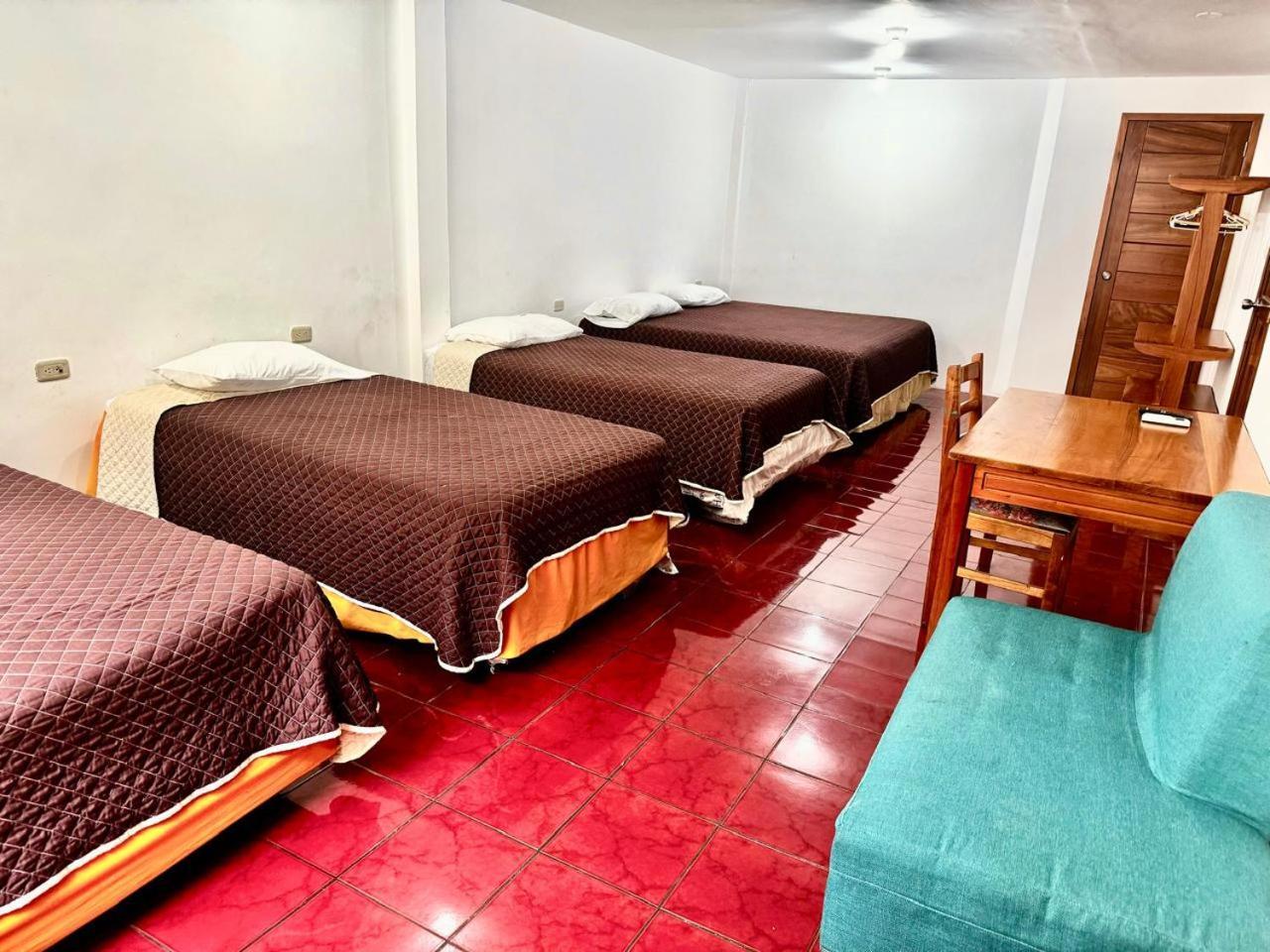 Hostal Muyuyo ปูแอร์โตอาโยรา ภายนอก รูปภาพ