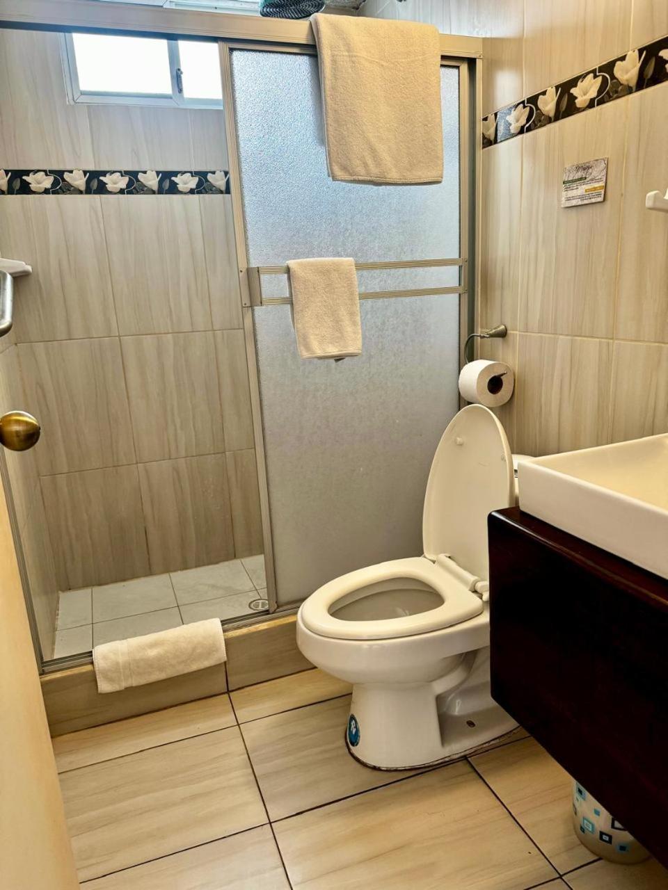 Hostal Muyuyo ปูแอร์โตอาโยรา ภายนอก รูปภาพ