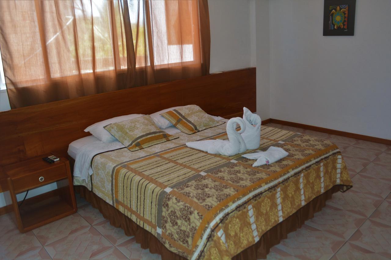 Hostal Muyuyo ปูแอร์โตอาโยรา ภายนอก รูปภาพ